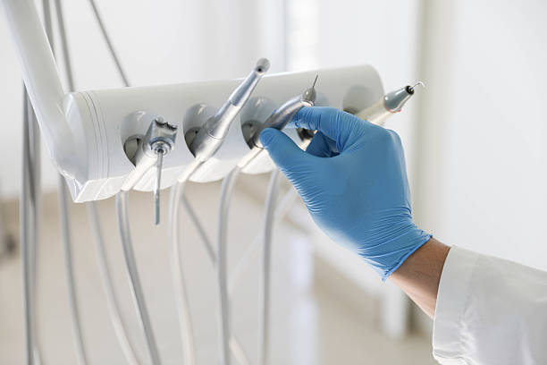 Professional Emergency Dentist technician working in Emeryville, CA